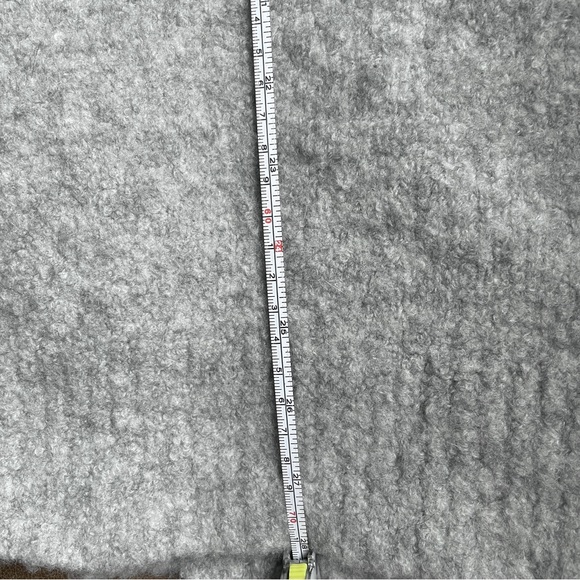 Aritzia Chunky Knit Button Down Cardigan - Picture 8 of 8